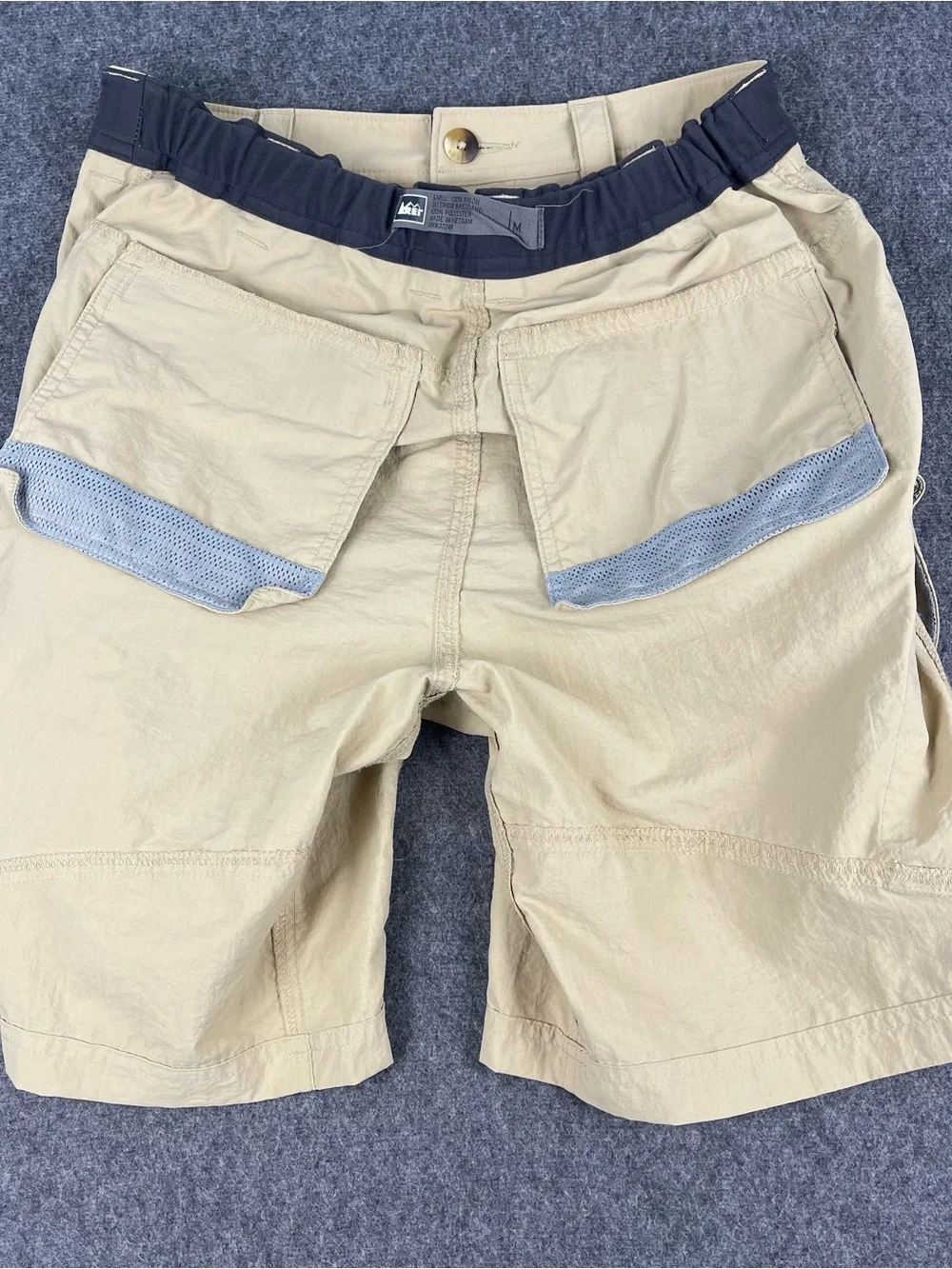 REI Shorts Mens M 30x9 Tan Sahara Cargo Shorts Hybrid Hiking Camping Quick Dry
